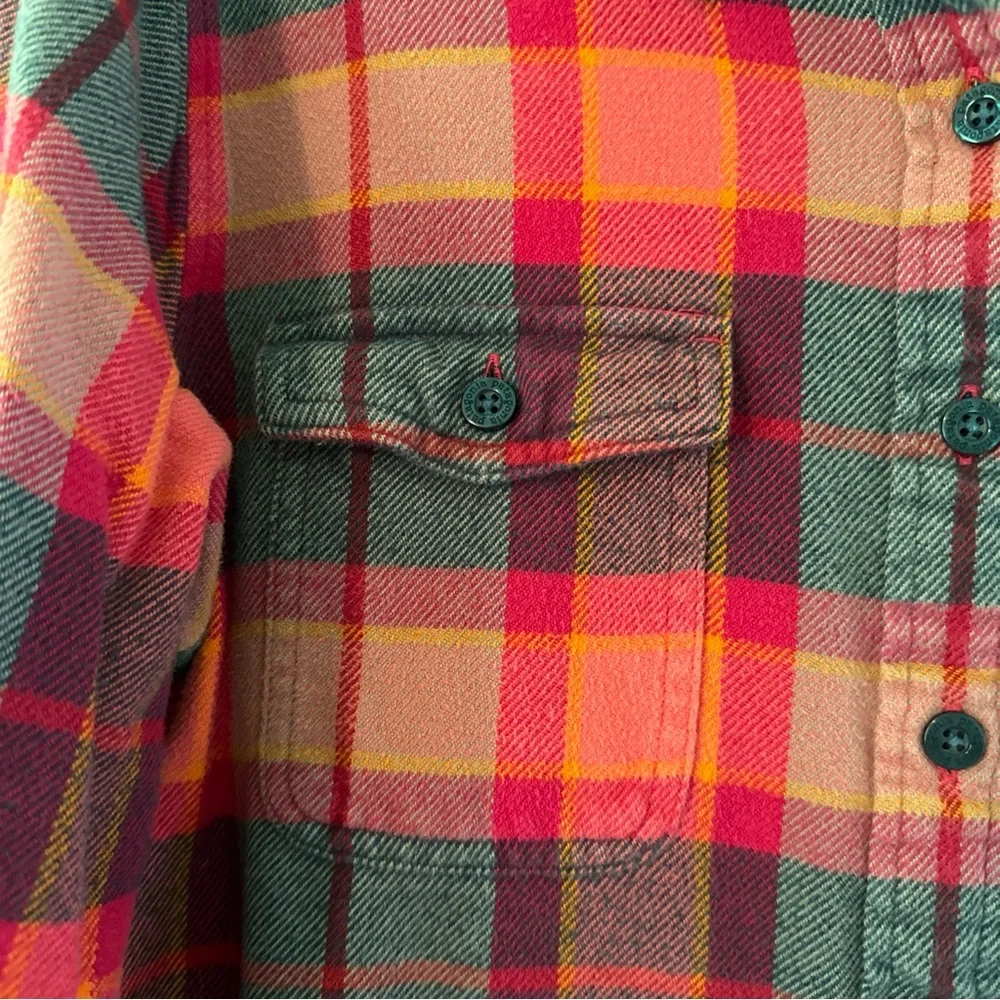Women’s Patagonia Red and Gray Plaid Button-Up Shirt - Picture 4 of 5